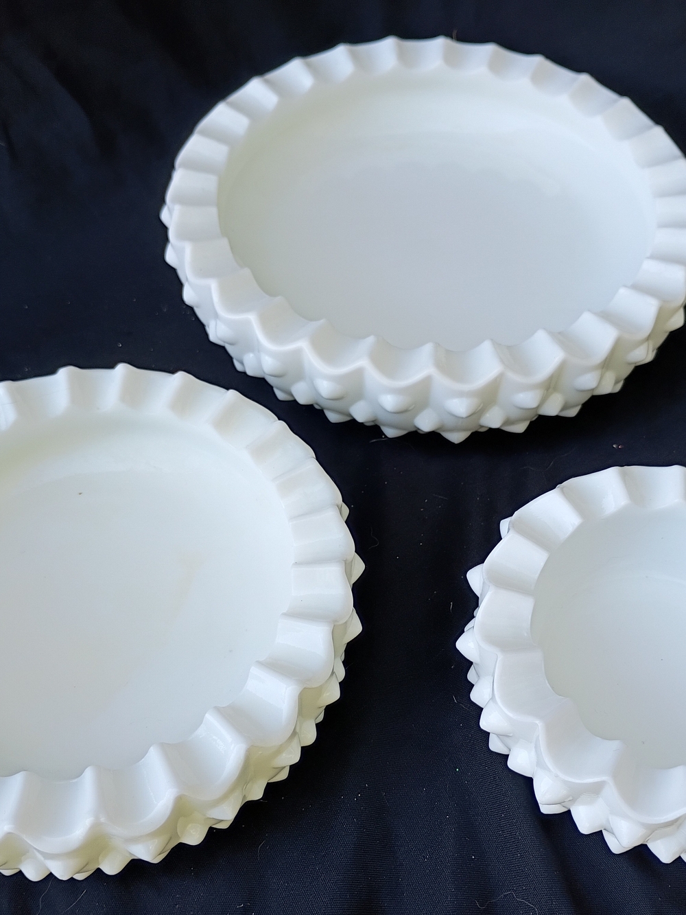 Vintage Set of 3 Fenton Glass White Hobnail Nesting Astrays Trinket Dishes